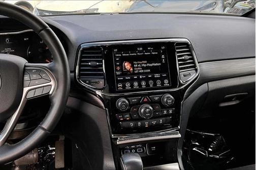 2020 Jeep Grand Cherokee Laredo