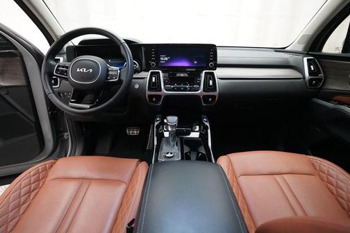 Wolf Gray 2023 Kia Sorento SX
