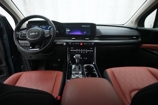 2024 Kia Carnival SX