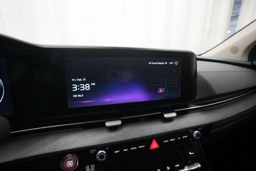 2024 Kia Carnival SX