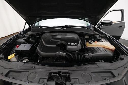 Gloss Black 2017 Chrysler 300 Limited