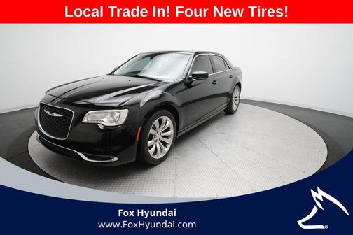 Gloss Black 2017 Chrysler 300 Limited