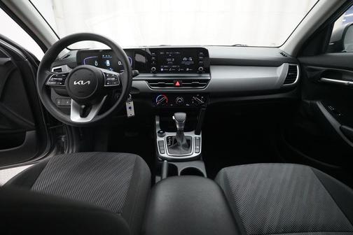 Steel Gray 2024 Kia Seltos LX