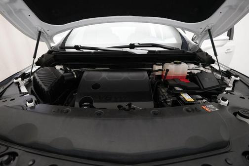 White Frost Tricoat 2023 Buick Enclave Essence AWD