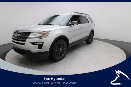 Photo 1 of 32 of 2018 Ford Explorer XLT