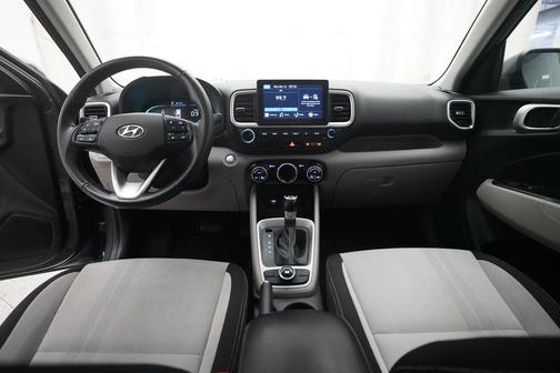2024 Hyundai VENUE SEL