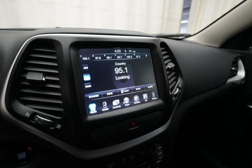 Granite Crystal Metallic Clearcoat 2018 Jeep Cherokee Latitude Plus