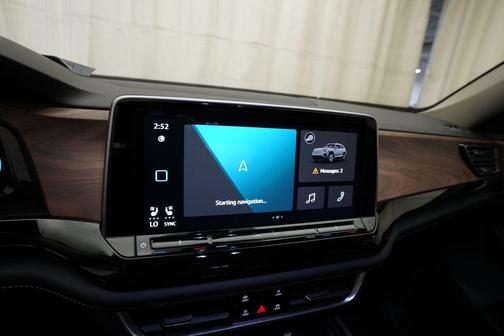 Deep Black Pearl 2024 Volkswagen Atlas 2.0T SE w/Technology 4MOTION