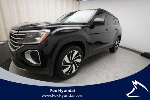 Deep Black Pearl 2024 Volkswagen Atlas 2.0T SE w/Technology 4MOTION