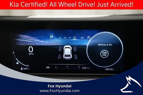 Clear White/Black Roof 2024 Kia Seltos S