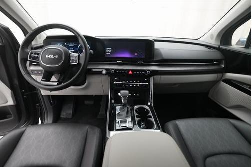 2024 Kia Carnival SX