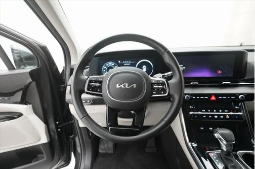 2024 Kia Carnival SX