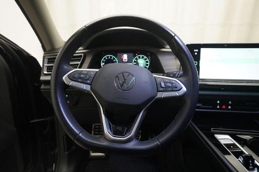 Deep Black Pearl 2024 Volkswagen Atlas 2.0T SEL Premium R-Line 4MOTION
