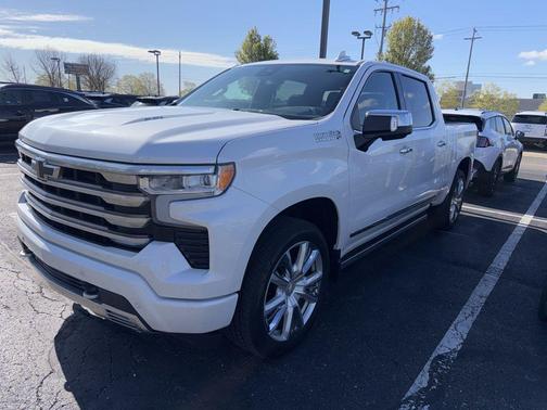 Iridescent Pearl Tricoat 2022 Chevrolet Silverado 1500 High Country