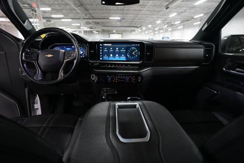 Iridescent Pearl Tricoat 2022 Chevrolet Silverado 1500 High Country