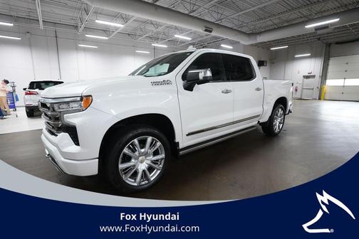 Iridescent Pearl Tricoat 2022 Chevrolet Silverado 1500 High Country