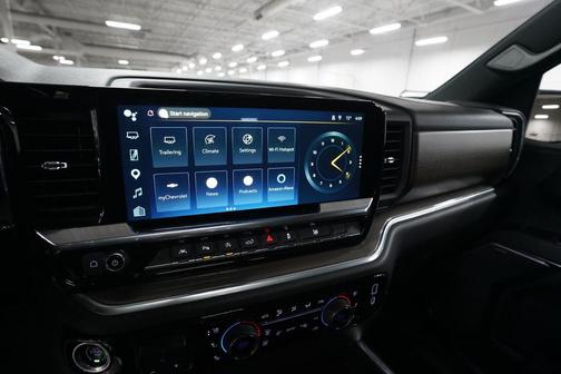 Iridescent Pearl Tricoat 2022 Chevrolet Silverado 1500 High Country