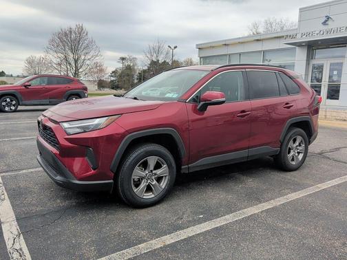 Pearl 2025 Toyota RAV4 XLE