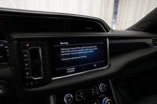 White Frost Tricoat 2021 GMC Yukon Denali