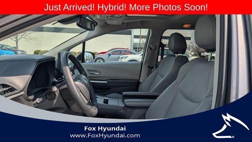 Predawn Gray Mica 2023 Toyota Sienna XLE