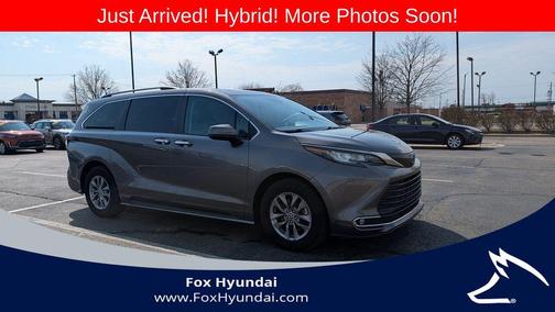 Predawn Gray Mica 2023 Toyota Sienna XLE
