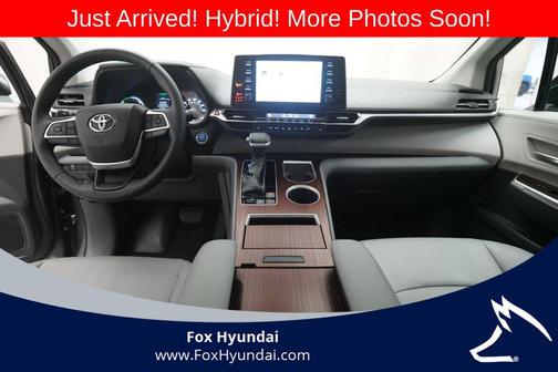 Predawn Gray Mica 2023 Toyota Sienna XLE