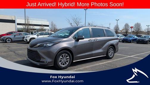 Predawn Gray Mica 2023 Toyota Sienna XLE