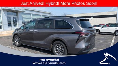 Predawn Gray Mica 2023 Toyota Sienna XLE
