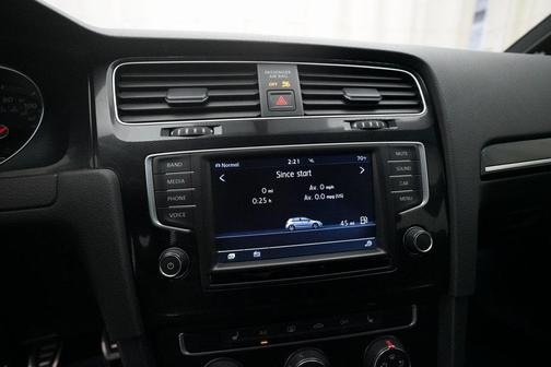 2017 Volkswagen Golf GTI 2.0T SE 4-Door