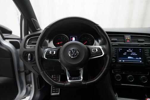 2017 Volkswagen Golf GTI 2.0T SE 4-Door