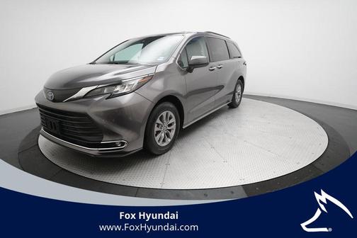 2023 Toyota Sienna XLE