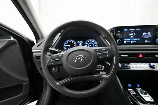 2022 Hyundai SONATA SE