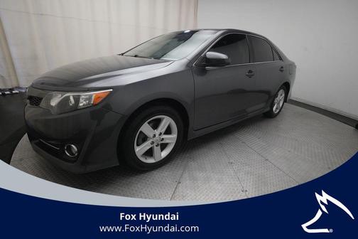 Magnetic Gray Metallic 2014 Toyota Camry SE
