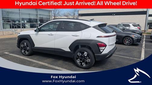 Atlas White 2025 Hyundai KONA SEL