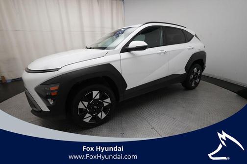 Atlas White 2025 Hyundai KONA SEL
