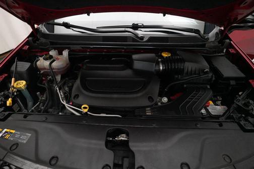 Red Hot Pearlcoat 2025 Chrysler Pacifica Limited
