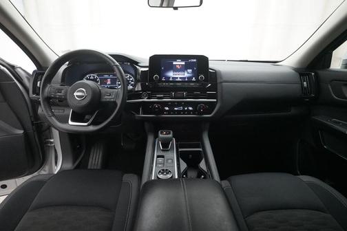 Brilliant Silver Metallic 2024 Nissan Pathfinder SV 4WD