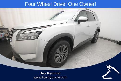 Brilliant Silver Metallic 2024 Nissan Pathfinder SV 4WD