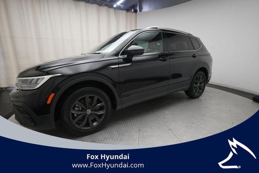 Deep Black Pearl 2024 Volkswagen Tiguan 2.0T SE 4MOTION