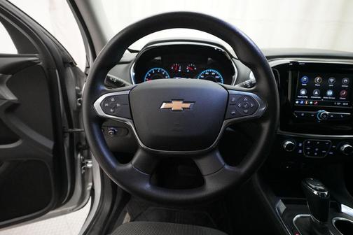 Silver Ice Metallic 2020 Chevrolet Traverse LS