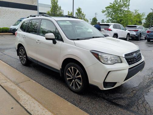Crystal White Pearl 2017 Subaru Forester 2.0XT Premium