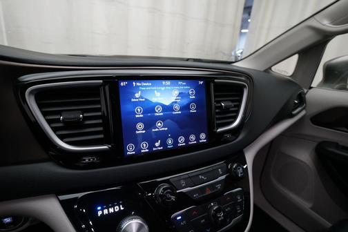 2018 Chrysler Pacifica Touring-L