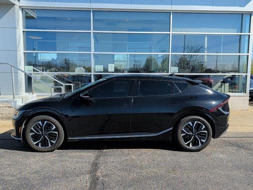 Aurora Black Pearl 2022 Kia EV6 Wind