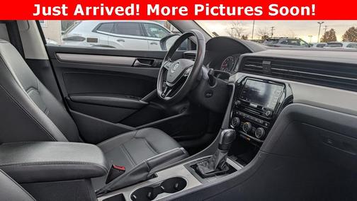 2022 Volkswagen Passat 2.0T SE