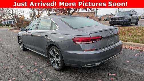 2022 Volkswagen Passat 2.0T SE