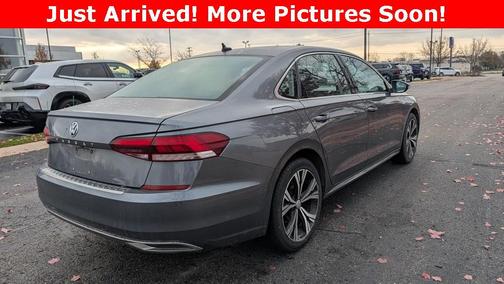 2022 Volkswagen Passat 2.0T SE