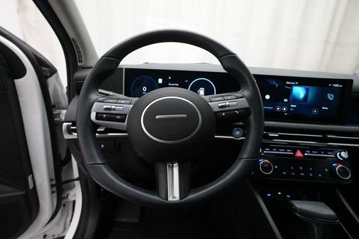 White 2025 Hyundai TUCSON SEL Convenience
