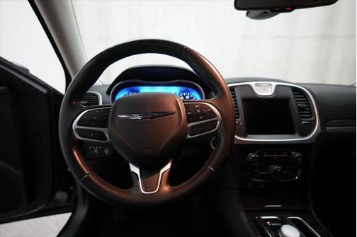 2022 Chrysler 300 Touring