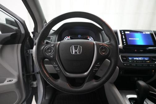 Lunar Silver Metallic 2018 Honda Pilot EX-L