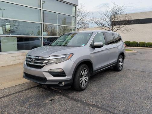 Lunar Silver Metallic 2018 Honda Pilot EX-L